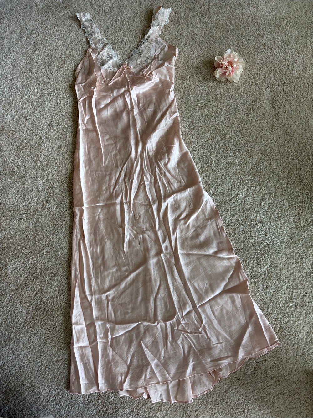 Lord & Taylor vintage silk Pale Pink Lace-Trim nightgown, P